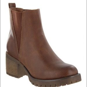 Brand new MIA brown booties! Never worn